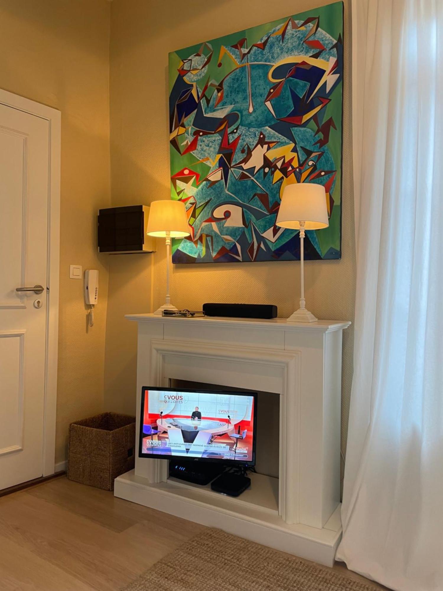 Le 25, Duplex Elegant Au Coeur Du Pietonnier Historique Apartment Намюр Екстериор снимка